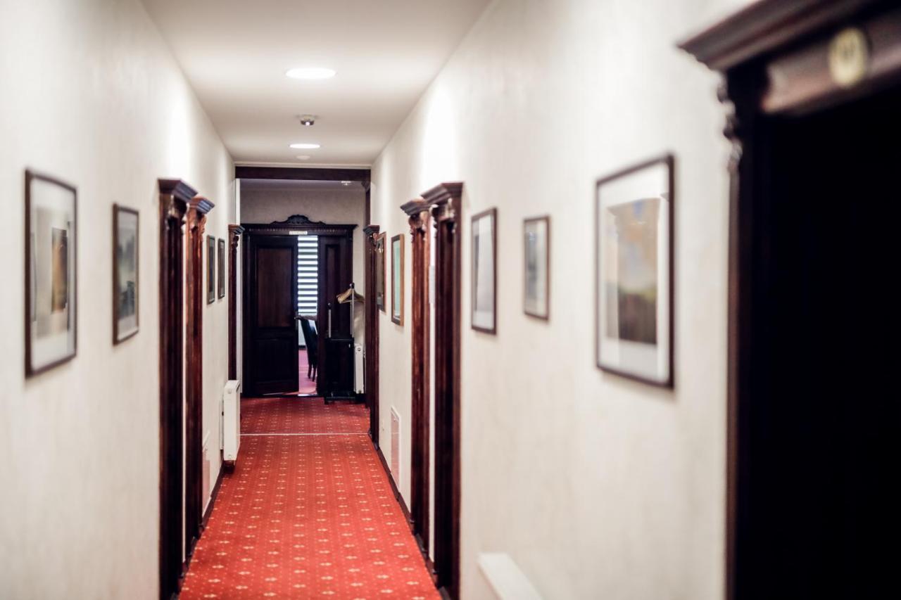 Hotel Dunav Ilok Exteriör bild